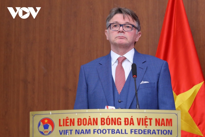 U22 Việt Nam to&agrave;n thua trước SEA Games 32: Ng&agrave;y l&ecirc;n đường &acirc;u lo với HLV Troussier - Ảnh 3.
