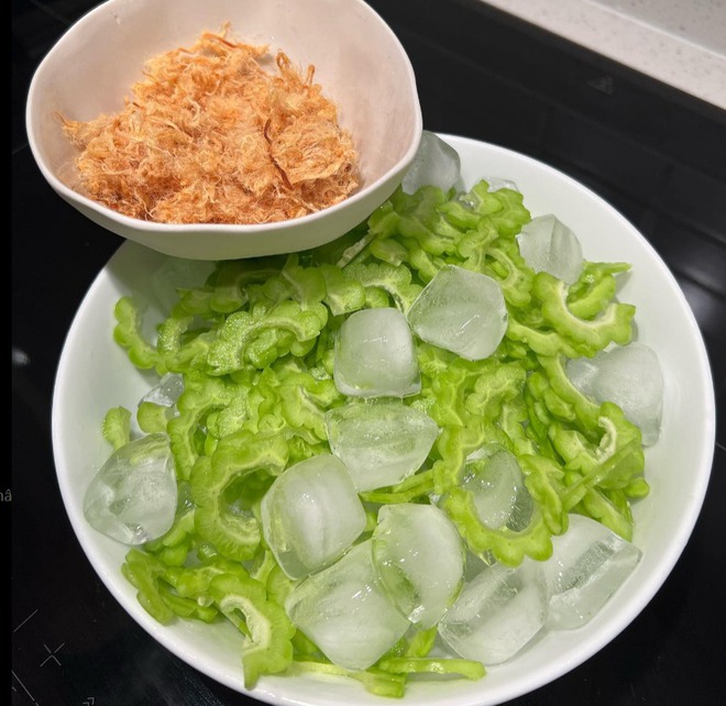 M&oacute;n ăn b&igrave;nh d&acirc;n đến bất ngờ được H&agrave; Tăng khoe tự l&agrave;m tại nh&agrave;, giữa thời tiết n&oacute;ng ăn qu&aacute; l&yacute; tưởng - Ảnh 2.