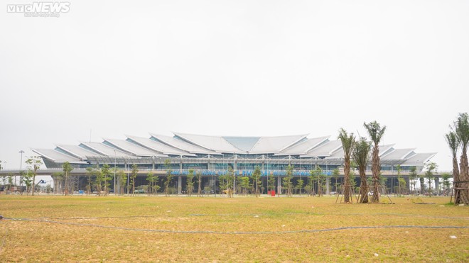 Cận cảnh nh&agrave; ga h&agrave;ng kh&ocirc;ng 2.200 tỷ mang kiến tr&uacute;c cung đ&igrave;nh Huế - Ảnh 5.