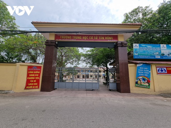 Nữ sinh lớp 8 bị bạn đ&aacute;nh trong nh&agrave; vệ sinh: Hiệu trưởng nh&agrave; trường n&oacute;i g&igrave;? - Ảnh 1.