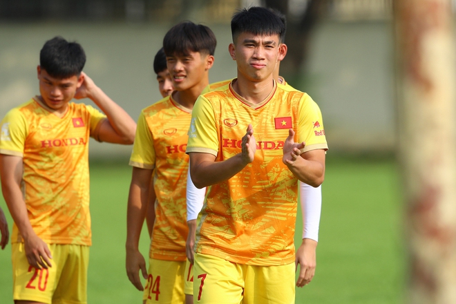 Thời tiết khắc nghiệt, SEA Games 32 sẽ c&oacute; thay đổi lớn ở m&ocirc;n b&oacute;ng đ&aacute;? - Ảnh 2.