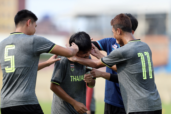 Kh&aacute;c biệt cực lớn giữa buổi tập của U22 Việt Nam v&agrave; U22 Th&aacute;i Lan - Ảnh 6.
