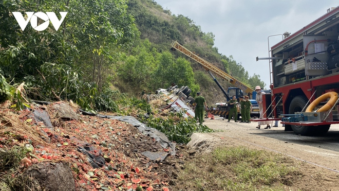 Xe tải bị lật làm 9 người thương vong ở Phú Yên chỉ được phép chở 2 người - Ảnh 3.