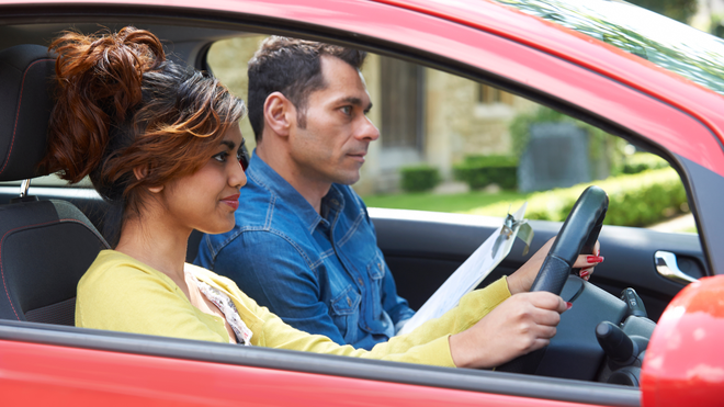 Chi phí thi bằng lái xe ô tô và những lưu ý quan trọng khi đi thi giúp chị em “chống” trượt - Ảnh 2.