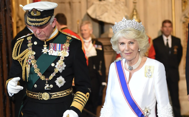 Bà Camilla có đủ điều kiện để được phong tước Nữ hoàng trong lễ đăng quang của Vua Charles? - Ảnh 3.