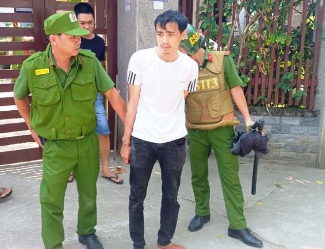 &Aacute;n mạng kinh ho&agrave;ng tại cửa h&agrave;ng tiện lợi ở Quảng Ng&atilde;i - Ảnh 2.