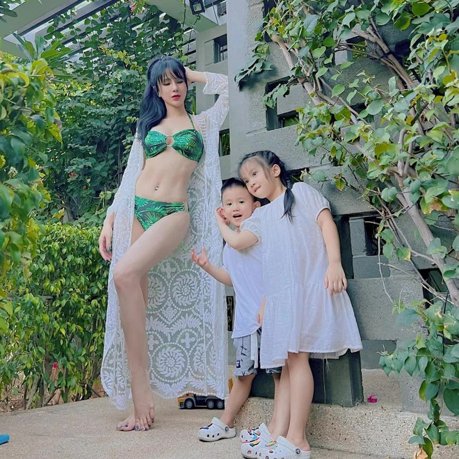 Khi các hot mom Vbiz diện bikini &quot;chặt chém cực cháy&quot;: Xét về độ sang chảnh thì mỹ nhân 34 tuổi này không có đối thủ - Ảnh 4.