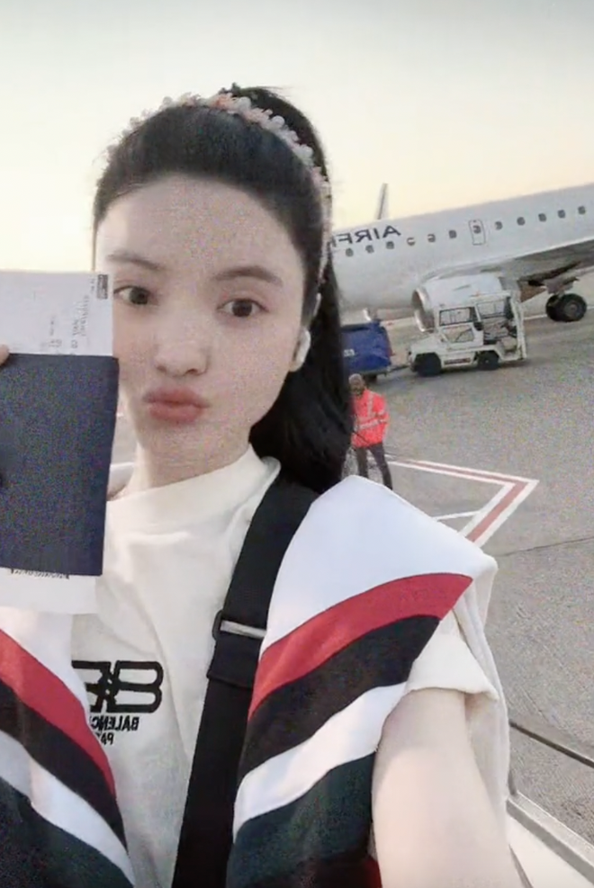 Bất chấp thị phi, bạn gái Quang Hải lại bay sang Pháp để làm điều ý nghĩa cho người yêu - Ảnh 2.