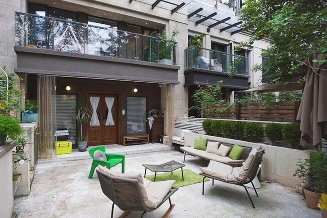 35 tuổi có 1 nhà vườn, 1 biệt thự, cặp vợ chồng vẫn quyết lên núi sống tạm bợ - Ảnh 1.