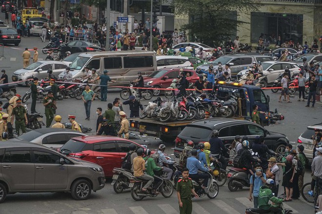 Khởi tố vụ án, tạm giữ hình sự tài xế xe điên gây tai nạn liên hoàn ở Hà Nội - Ảnh 1.