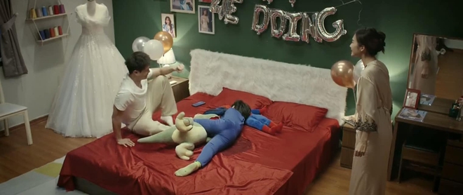 Cặp đ&ocirc;i hot nhất phim Việt giờ v&agrave;ng su&yacute;t c&oacute; cảnh giường chiếu đầu ti&ecirc;n, bị một người cản mũi khiến netizen tiếc đứt ruột - Ảnh 9.