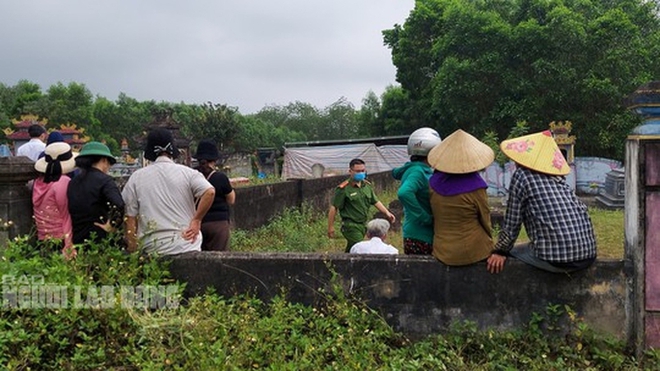 Một ph&oacute; hiệu trưởng được ph&aacute;t hiện trong t&igrave;nh trạng thi thể biến dạng - Ảnh 2.