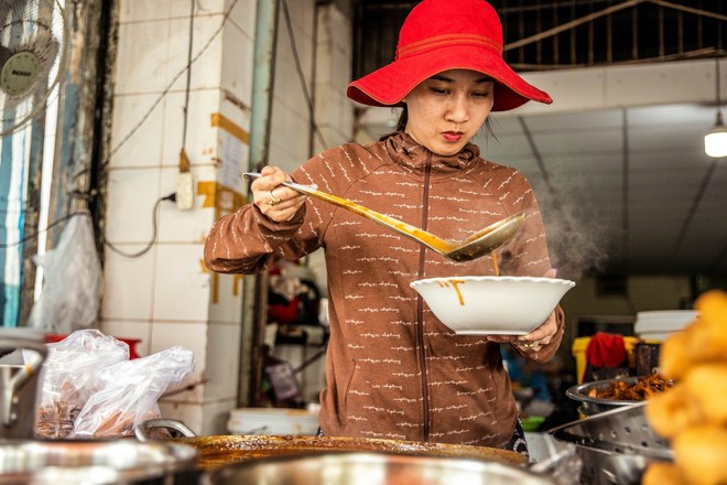Con gái nối nghiệp hàng cà ri vịt gần 30 năm của mẹ vì muốn giữ đúng hương vị đặc trưng chỉ Bạc Liêu mới có - Ảnh 5.