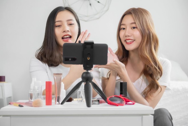 Người ti&ecirc;u d&ugrave;ng được g&igrave; từ l&agrave;n s&oacute;ng KOC? - Ảnh 2.