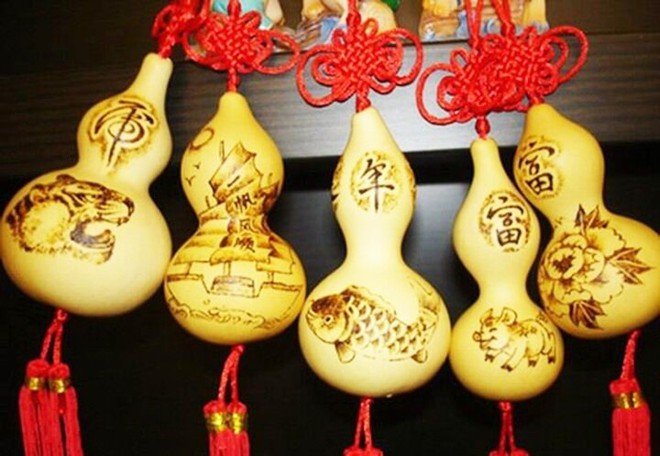Treo g&igrave; trước cửa nh&agrave; để giữ b&igrave;nh y&ecirc;n? - Ảnh 2.