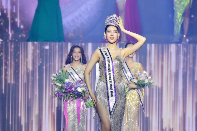 Phía Hương Giang huỷ loạt sự kiện gặp gỡ báo chí sau vụ Chung kết Miss International Queen Vietnam 2023 tổ chức trái phép - Ảnh 2.