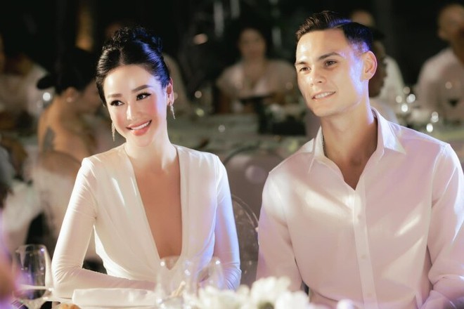 Vẻ đẹp quyến rũ của bạn g&aacute;i trung vệ Việt kiều Adriano Schmidt - Ảnh 3.
