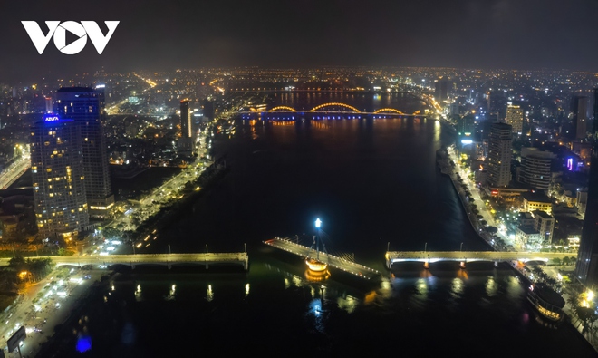 Chùm ảnh: Ngắm cầu Sông Hàn độc đáo khi quay ban đêm - Ảnh 7.