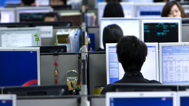 Kh&ocirc;ng đăng b&agrave;i khen ngợi c&ocirc;ng ty l&ecirc;n MXH, nh&acirc;n vi&ecirc;n bị phạt tiền v&agrave; đuổi việc - văn h&oacute;a c&ocirc;ng sở ch&egrave;n &eacute;p khiến giới trẻ Trung Quốc &aacute;m ảnh - Ảnh 4.
