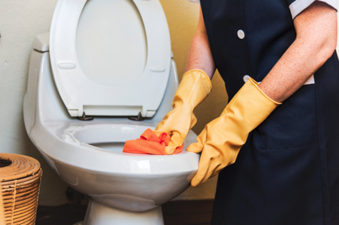 B&iacute; quyết khử m&ugrave;i h&ocirc;i trong nh&agrave; vệ sinh đơn giản, hiệu quả - Ảnh 1.