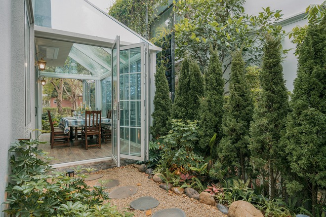 Cho&aacute;ng ngợp với căn biệt thự song lập ở khu đ&ocirc; thị Ecopark Hưng Y&ecirc;n: Nội thất xa hoa, kh&ocirc;ng gian sang trọng, bất cứ g&oacute;c n&agrave;o cũng c&oacute; thể sống ảo - Ảnh 9.