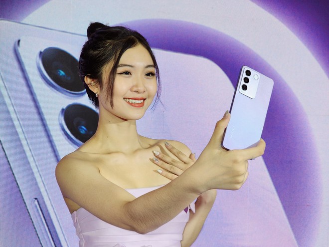 Chi tiết điện thoại chuyên selfie vivo V27e: Thiết kế mới, có vòng sáng không đụng hàng bất cứ smartphone nào, giá 9 triệu đồng - Ảnh 1.