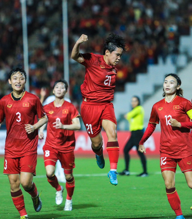 Đánh bại chủ nhà Campuchia 4-0, ĐT nữ Việt Nam thẳng tiến vào chung kết SEA Games 32 - Ảnh 4.