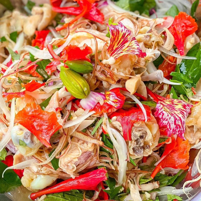 Gỏi g&agrave; măng cụt chưa hạ nhiệt, h&agrave;ng loạt biến tấu mới đ&atilde; l&ecirc;n ng&ocirc;i - Ảnh 3.