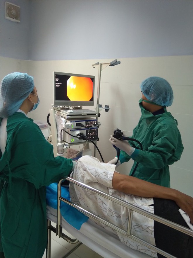 Ớn lạnh những thứ gắp ra từ bụng người đ&agrave;n &ocirc;ng, c&oacute; cả đinh sắt - Ảnh 3.