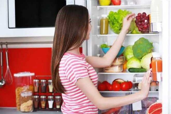 Mẹo tiết kiệm điện v&ocirc; c&ugrave;ng đơn giản: Đặt b&aacute;t nước v&agrave;o tủ lạnh - Ảnh 5.