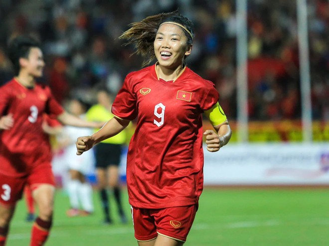 Đội trưởng Huỳnh Như ăn mừng như Ronaldo khi ghi b&agrave;n cho ĐT nữ Việt Nam ở chung kết SEA Games 32 - Ảnh 9.