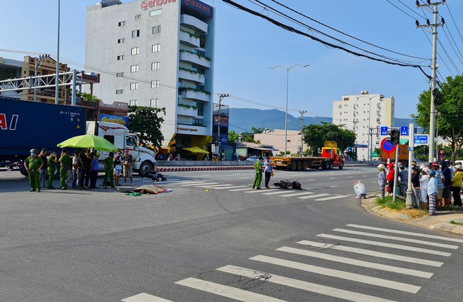 Tai nạn nghiêm trọng ở Đà Nẵng, 1 người nước ngoài tử vong, 2 người bị thương - Ảnh 2.