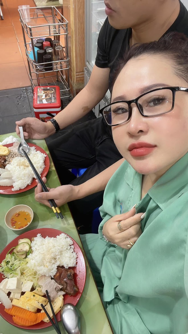 Mẹ đơn th&acirc;n chết lặng khi ph&aacute;t hiện mắc ung thư, vực dậy nhờ động lực duy nhất - Ảnh 1.