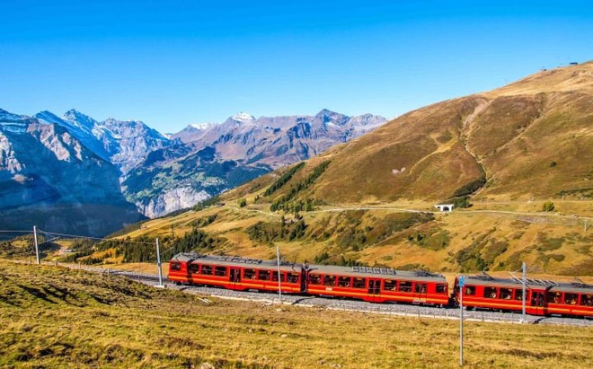 Tận mắt chiêm ngưỡng 3 tuyến đường sắt đẹp nhất ở Thụy Sĩ - Ảnh 6.