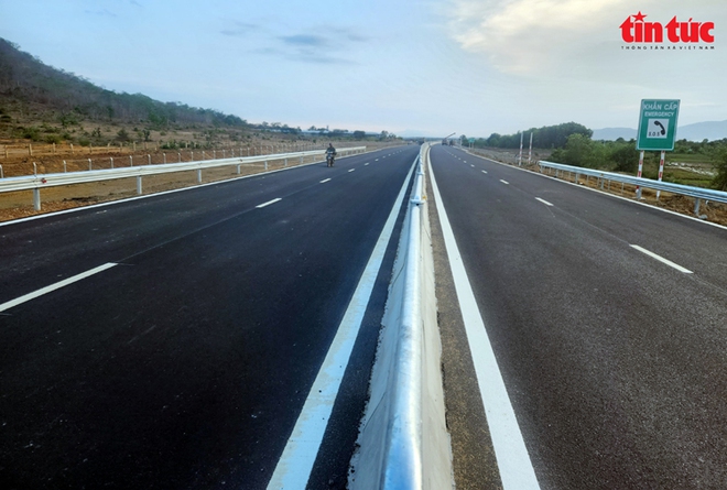 Ngắm hai cao tốc Nha Trang - Cam Lâm, Vĩnh Hảo - Phan Thiết dài 150 km đi vào khai thác - Ảnh 12.