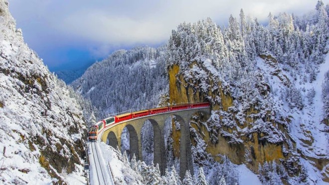 Tận mắt chiêm ngưỡng 3 tuyến đường sắt đẹp nhất ở Thụy Sĩ - Ảnh 3.