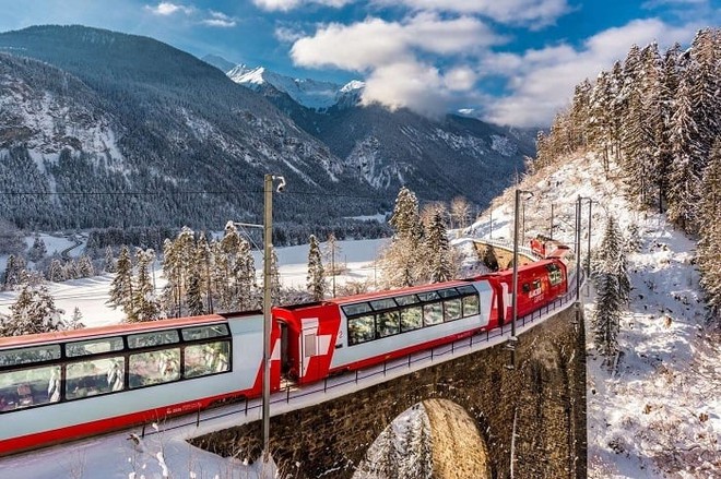 Tận mắt chiêm ngưỡng 3 tuyến đường sắt đẹp nhất ở Thụy Sĩ - Ảnh 2.