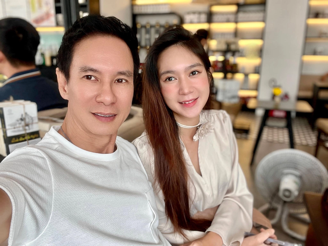Hai người phụ nữ quyền lực của Trấn Th&agrave;nh - L&yacute; Hải: Hari Won g&acirc;y bất ngờ v&igrave; cho chồng 5 triệu đồng ti&ecirc;u vặt mỗi ng&agrave;y, nh&igrave;n sang Minh H&agrave; mới sốc - Ảnh 3.