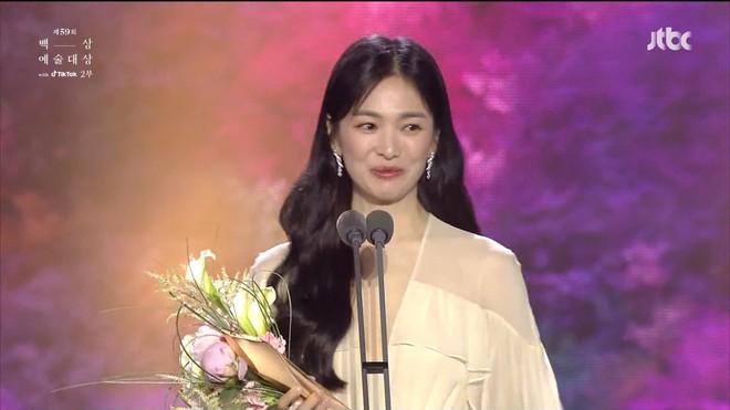 Showbiz 1/5: C&aacute;t Phượng đ&aacute;p trả khi bị n&oacute;i th&acirc;n với Trấn Th&agrave;nh, hại L&yacute; Hải - Ảnh 4.