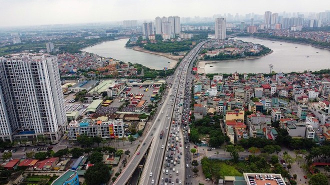 Người d&acirc;n trở lại Thủ đ&ocirc; sớm, cửa ng&otilde; H&agrave; Nội &ugrave;n tắc nghi&ecirc;m trọng - Ảnh 12.