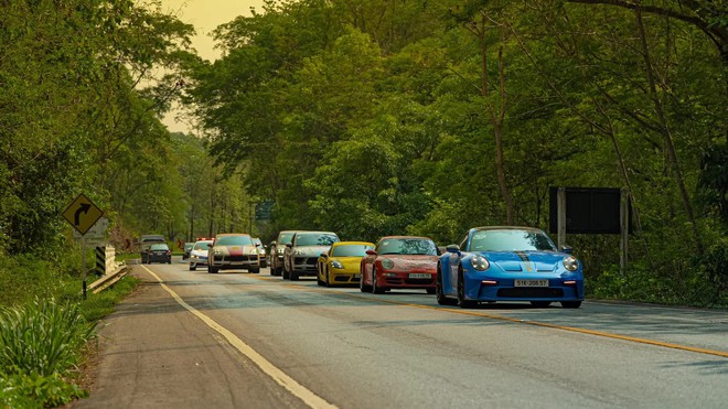 Cường Đô La lái Porsche 911 GT3 đến Bangkok: Chạy tay lái nghịch trên 100km/h, hoàn thành chặng 700km khủng nhất chuyến đi, có cảnh sát dẫn đoàn - Ảnh 12.