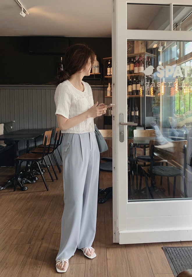 V&igrave; sao trang phục s&aacute;ng m&agrave;u được diện nhiều v&agrave;o m&ugrave;a h&egrave;? - Ảnh 10.