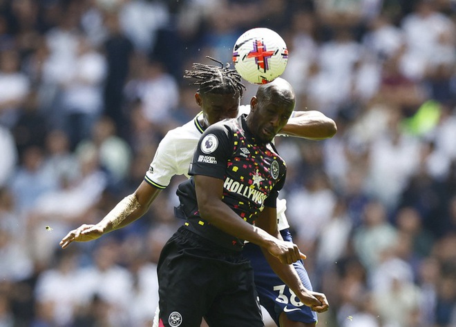Thua thảm  Brentford s&acirc;n nh&agrave;, Tottenham tan giấc mơ Top 6 - Ảnh 5.