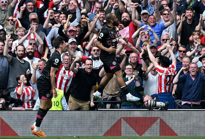 Thua thảm  Brentford s&acirc;n nh&agrave;, Tottenham tan giấc mơ Top 6 - Ảnh 4.