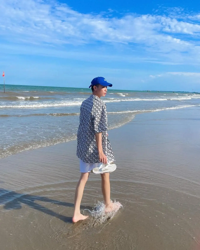 Miền Bắc c&oacute; b&atilde;i biển du lịch l&yacute; tưởng kh&aacute;c ngo&agrave;i Sầm Sơn: Đẹp nguy&ecirc;n sơ m&agrave; chỉ tốn 2,5 giờ đi từ H&agrave; Nội - Ảnh 3.