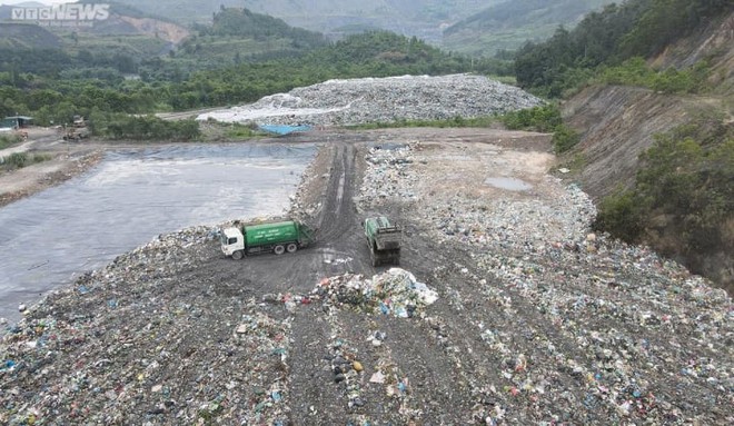 13 hộ dân bị bãi rác khổng lồ tra tấn, cầu cứu nhiều năm vẫn chưa được di dời - Ảnh 3.