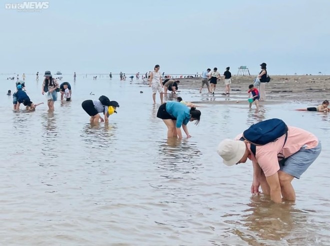 Vụ phụ huynh và học sinh tử vong: Nơi được phép vui chơi cách điểm gặp nạn 500m - Ảnh 1.