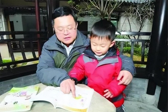 Cậu b&eacute; sinh non, 13 tuổi c&oacute; bằng MBA, 14 tuổi th&agrave;nh nghi&ecirc;n cứu sinh tiến sĩ - Ảnh 3.