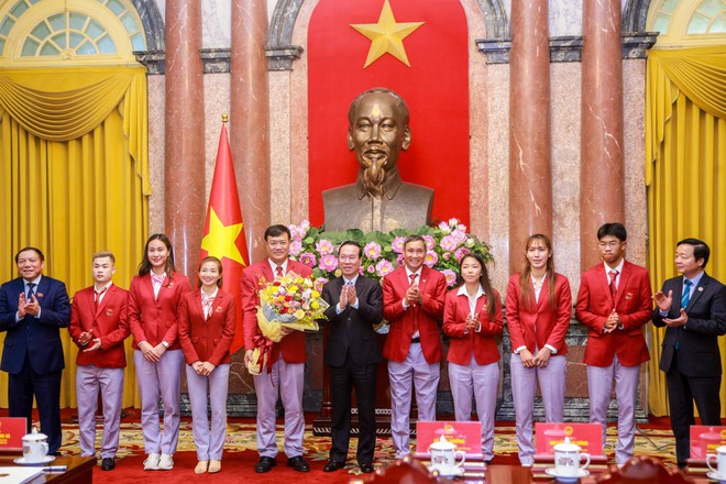 Chủ tịch nước biểu dương Đo&agrave;n Thể thao Việt Nam sau SEA Games 32 - Ảnh 3.