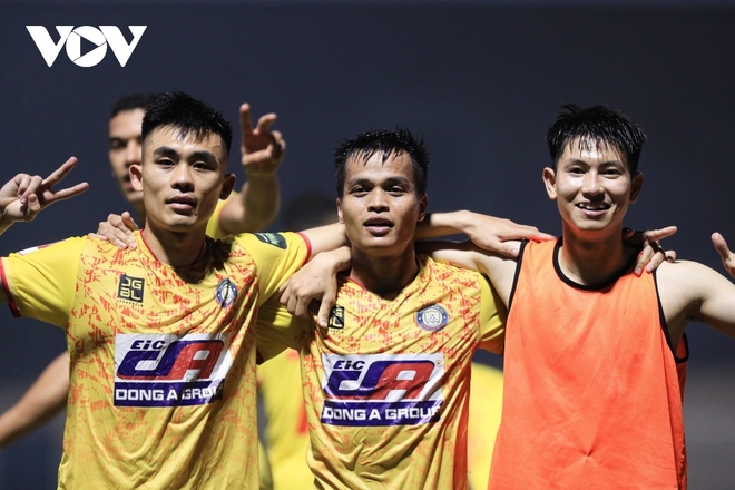 Thanh Hoá lập hat-trick giải thưởng tháng 4 V-League 2023 - Ảnh 1.